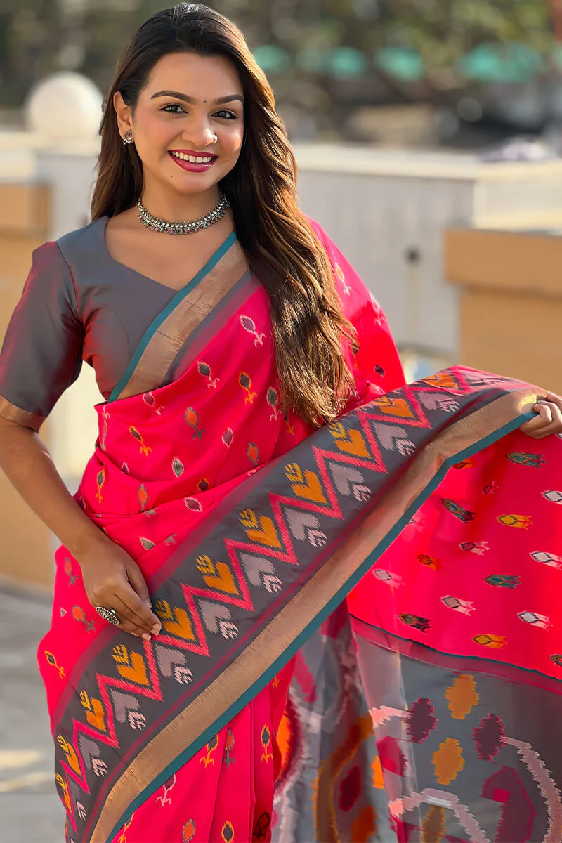 Tremendous Dark Pink Soft Banarasi Silk Saree With Allure Blouse Piece - Image 2
