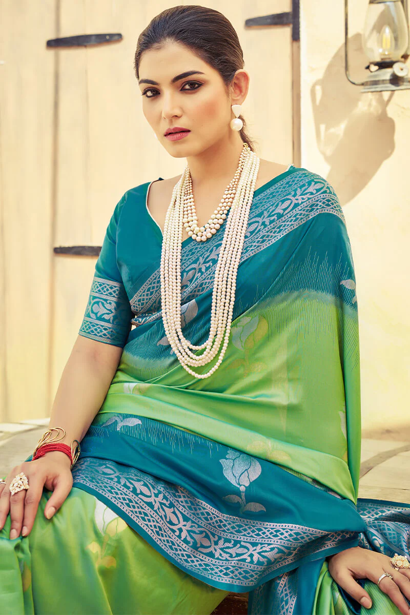 Tremendous Green Soft Banarasi Silk Saree With Epiphany Blouse Piece - Image 2
