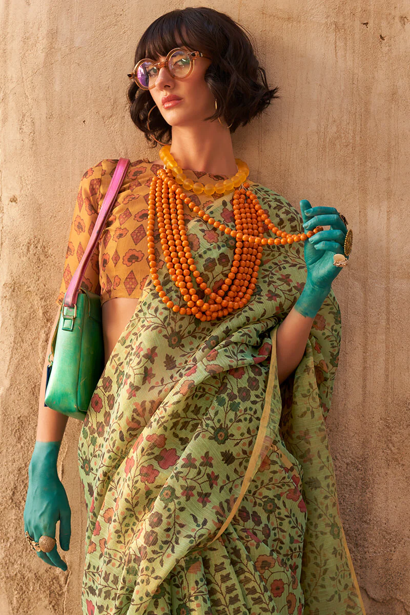 Trendy Green Digital Printed Tissue Silk Saree With Classy Blouse Piece - Image 2