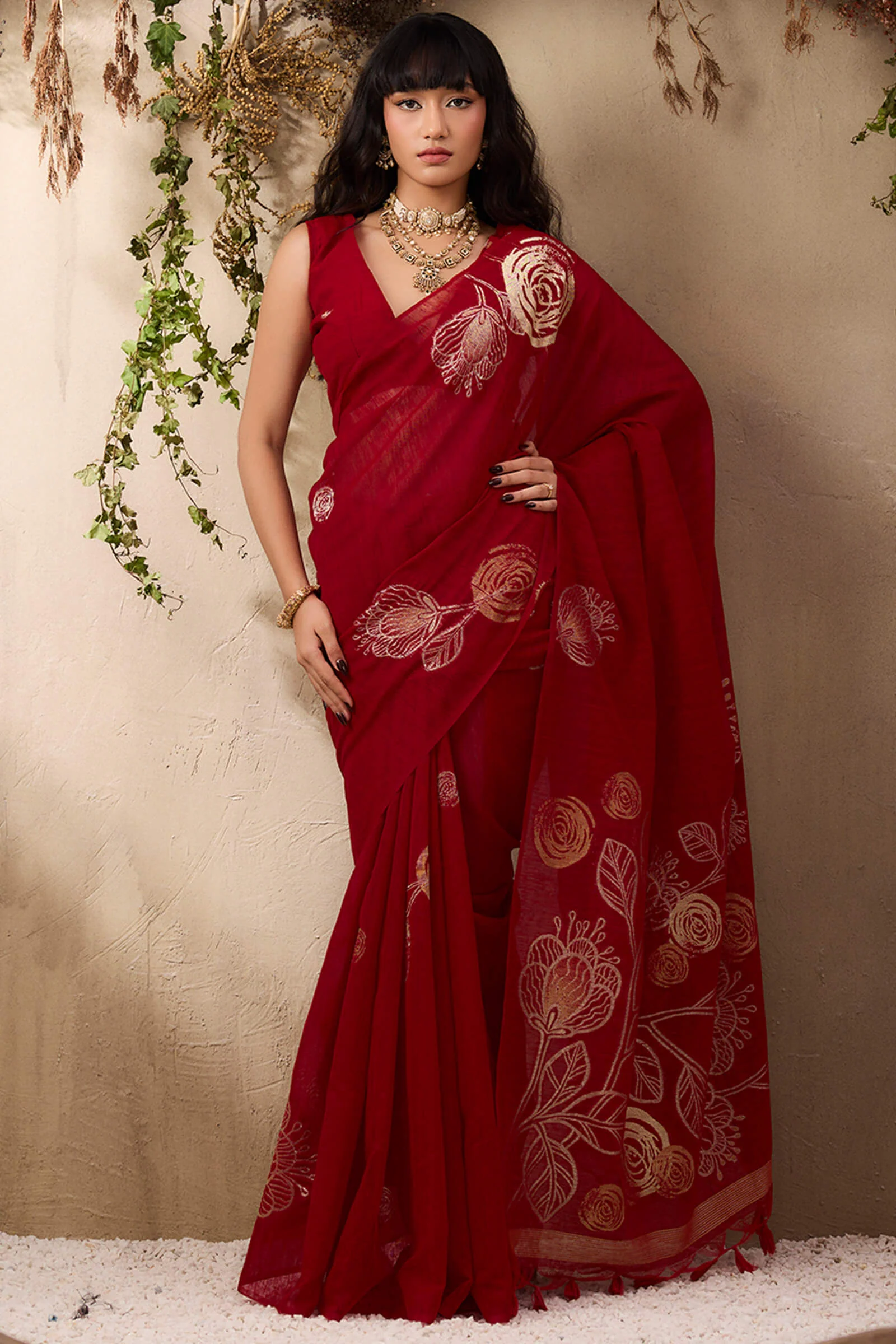 Trendy Maroon Cotton Silk Saree With Marvellous Blouse Piece