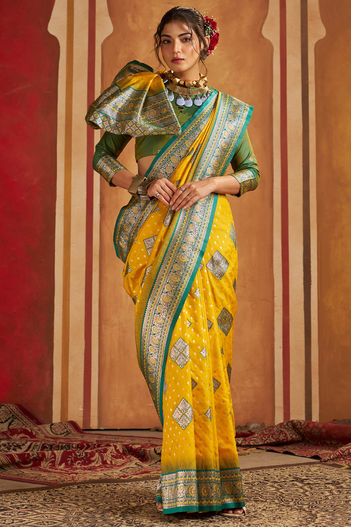 Trendy Yellow Pure Zari Weaving Banarasi Silk Saree With Delightful Blouse Piece - Image 4
