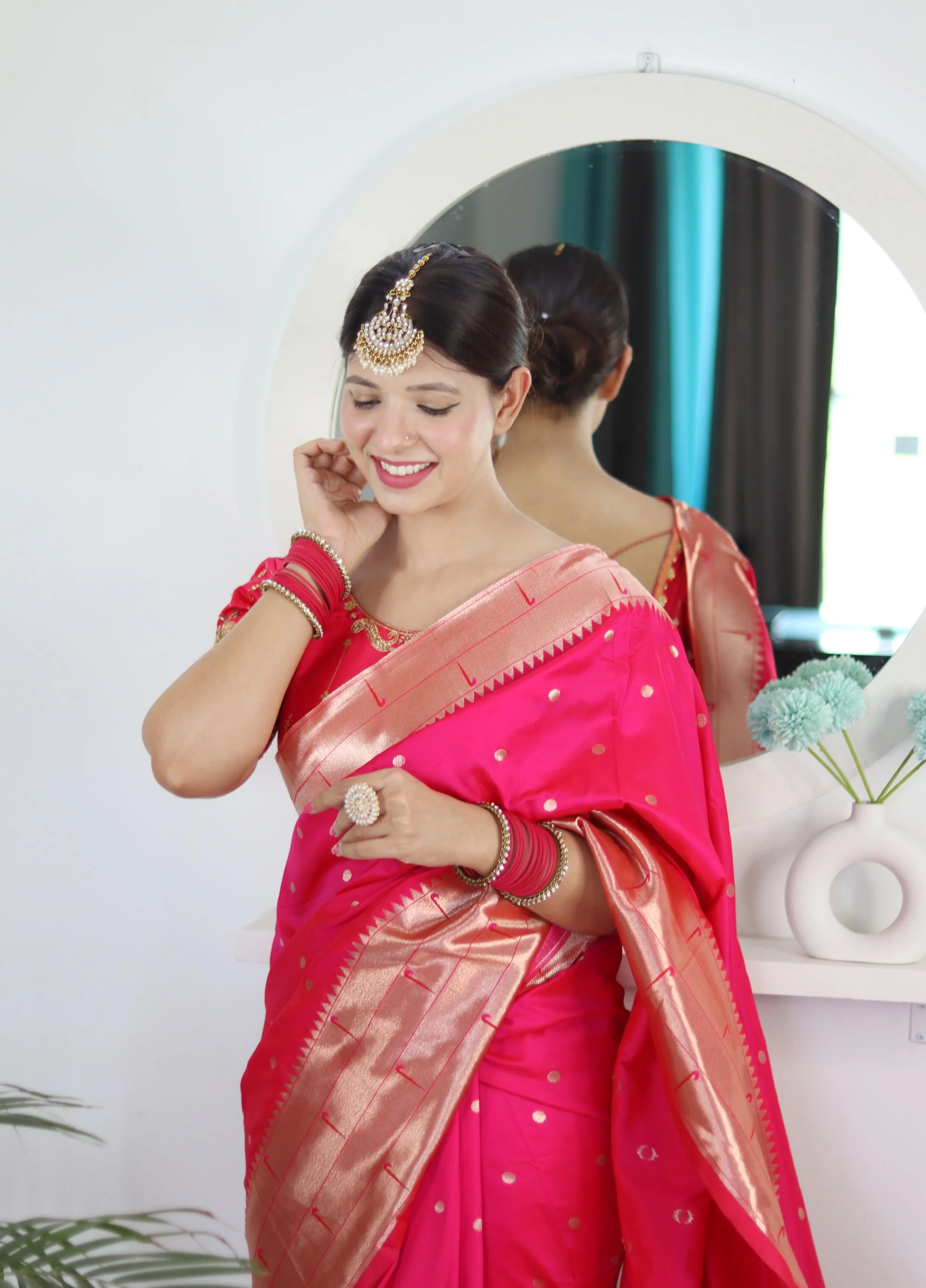 Twirling Dark Pink Paithani Silk Saree With Jazzy Blouse Piece - Image 3