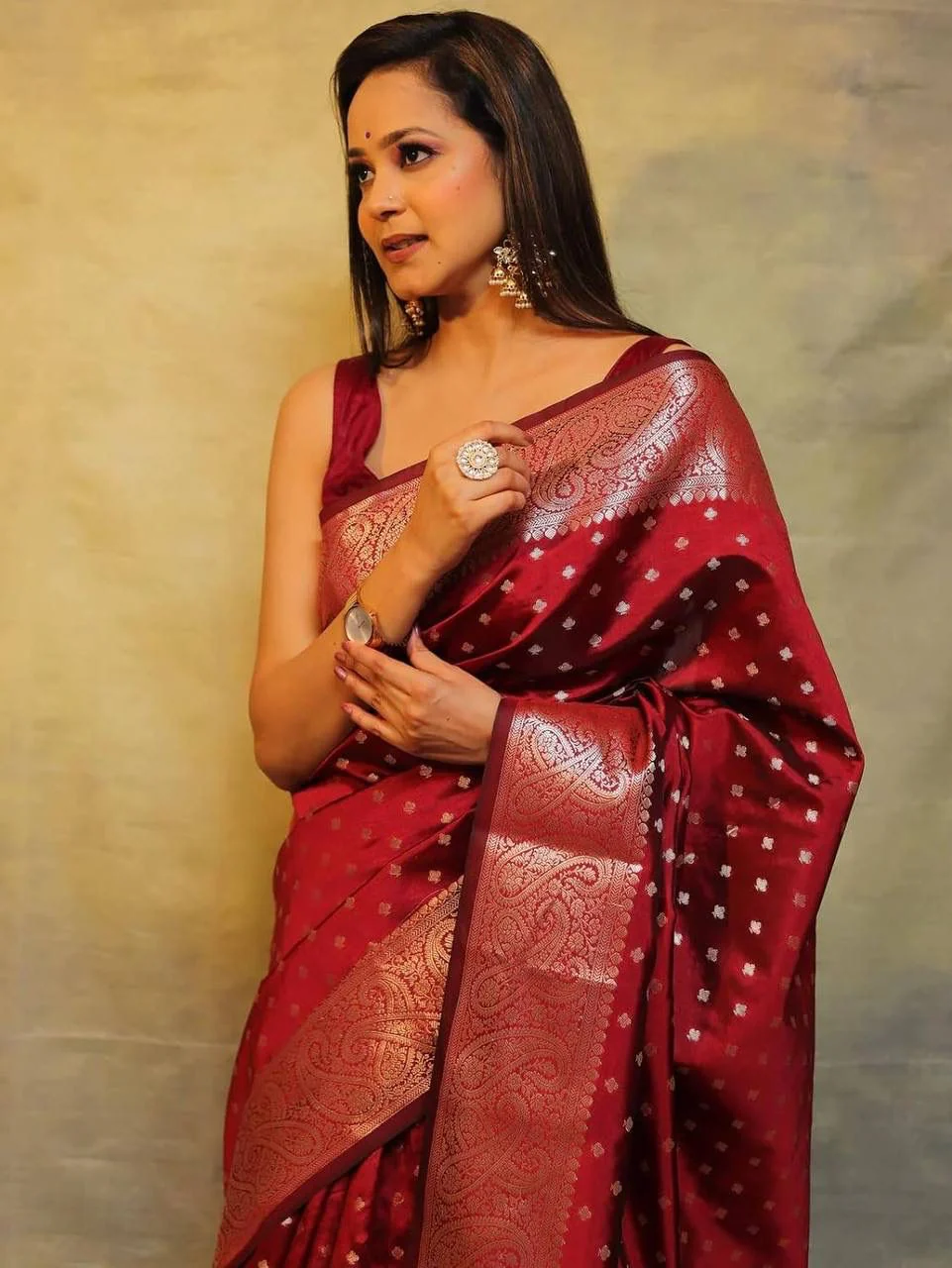 Twirling Maroon Soft Silk Saree With Surpassing Blouse Piece - Image 2