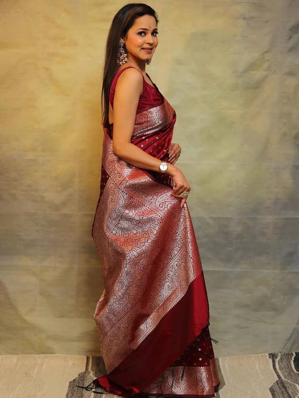 Twirling Maroon Soft Silk Saree With Surpassing Blouse Piece - Image 4