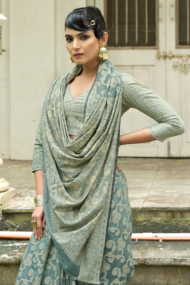 Twirling Sea Green Lucknowi Silk Saree With Outstanding Blouse Piece - Image 2