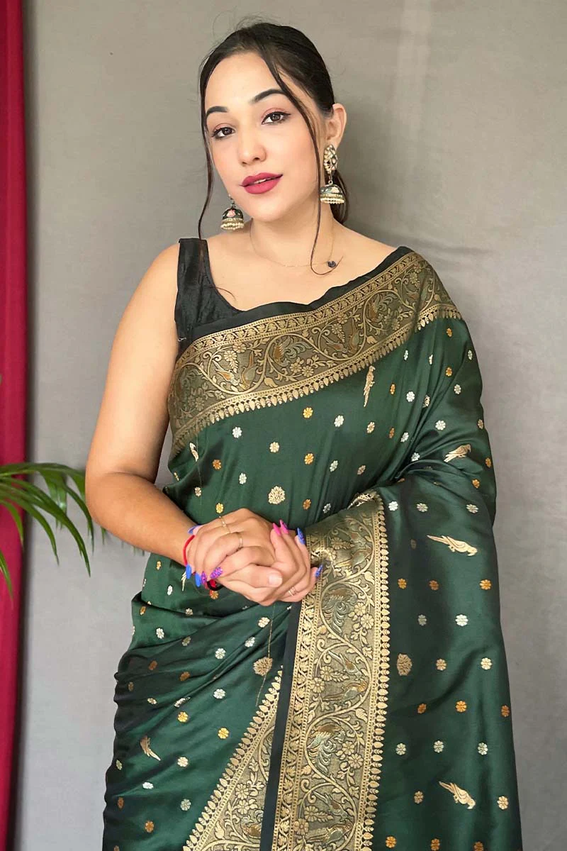 Unequalled Dark Green Soft Banarasi Silk Saree With Exemplary Blouse Piece - Image 2