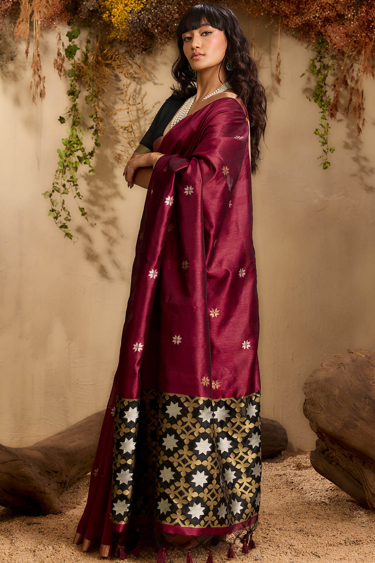 Unequalled Wine Pure Zari Weaving Banarasi Tussar Silk Saree With Quintessential Blouse Piece - Image 3