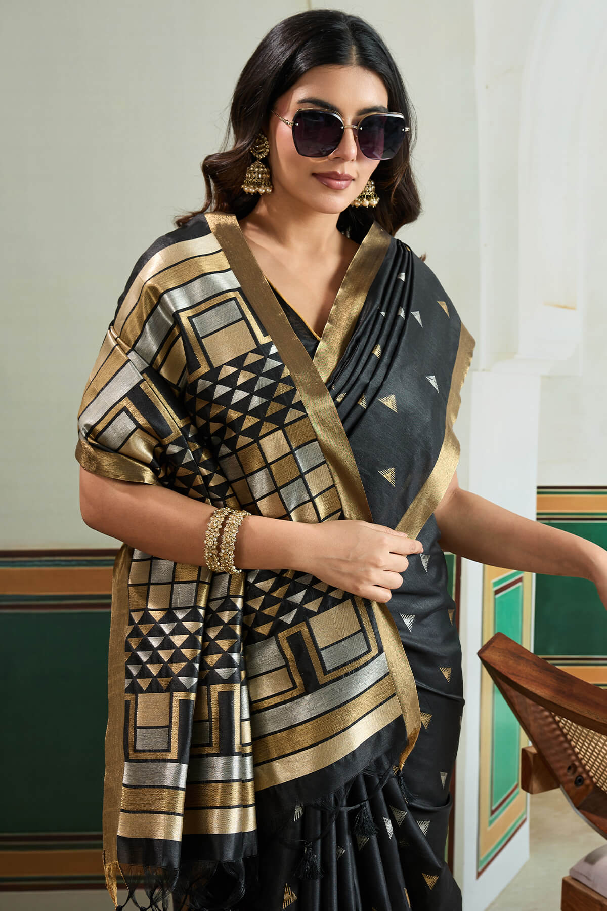 Unique Black Pure Zari Weaving Banarasi Tussar Silk Saree With Seraglio Blouse Piece - Image 2