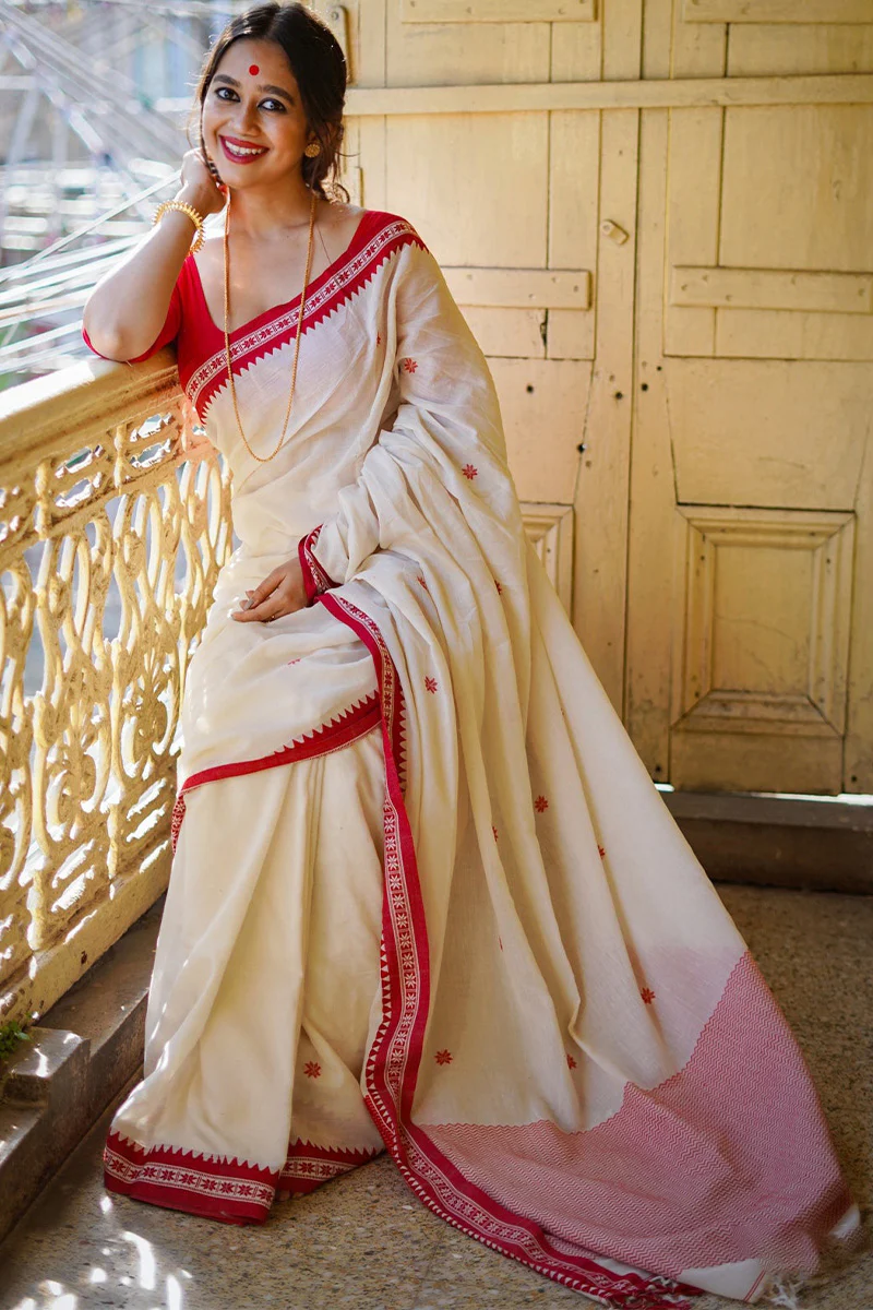 Unique Off White Cotton Silk Saree With Ravishing Blouse Piece - Image 3