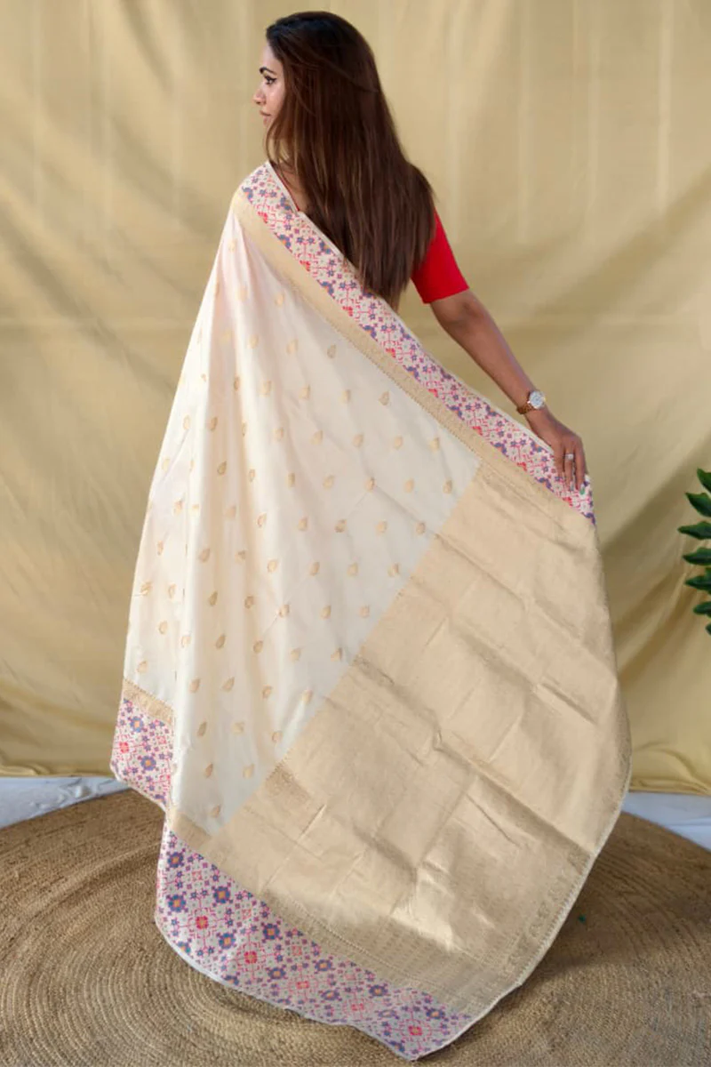 Unique Off White Pure Zari Weaving Banarasi Silk Saree With Girlish Blouse Piece - Image 6