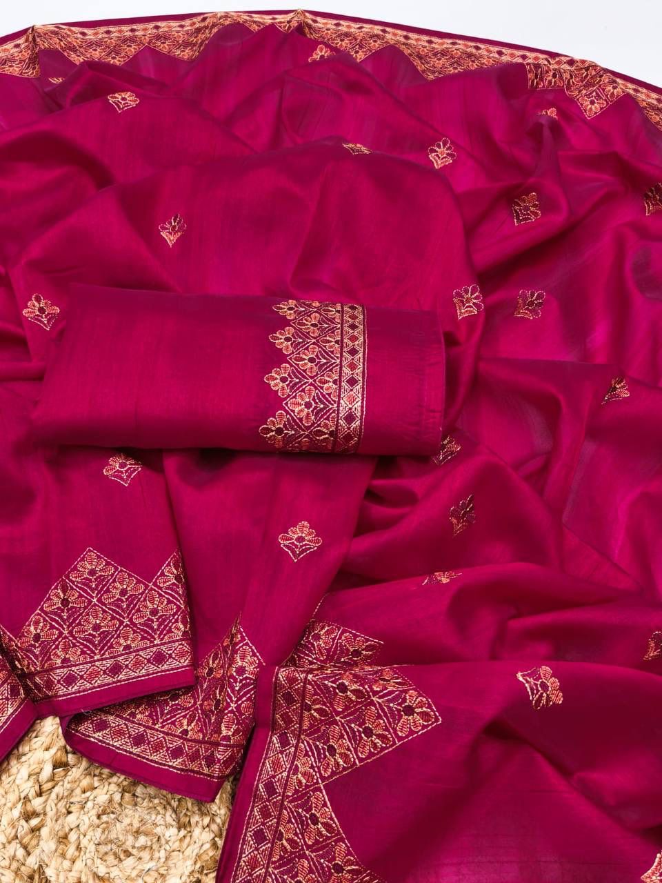Verdant Dark Pink Embroidery Work Tussar Silk Saree With Seraphic Blouse Piece - Image 2