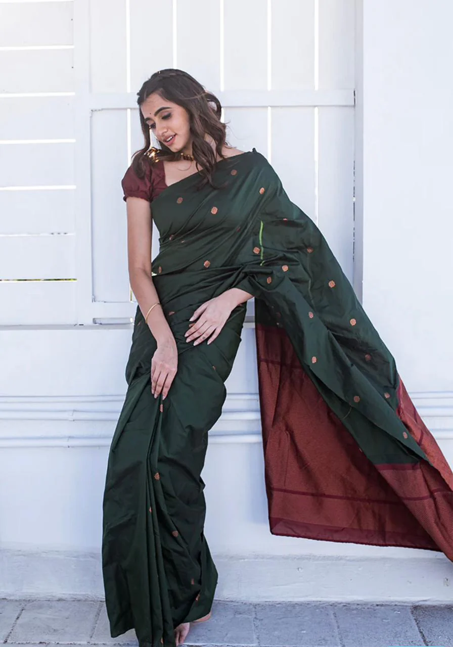 Vestigial Dark Green Soft Silk Saree With Staggering Blouse Piece - Image 6