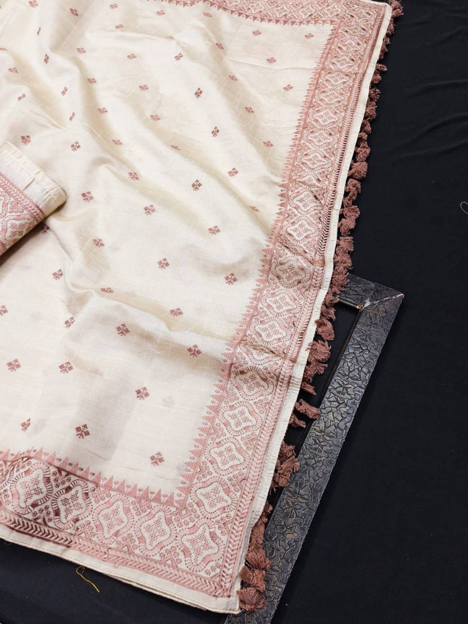 Vestigial Off White Embroidery Work Tussar Silk Saree With Adoring Blouse Piece - Image 4