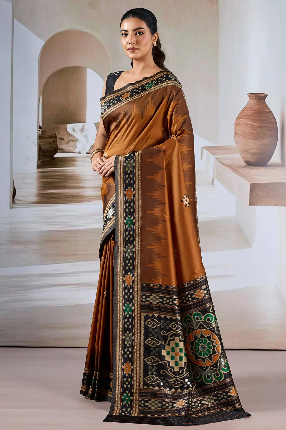 Vivacious Brown Patola Silk Saree with Excellent Blouse Piece - Image 3