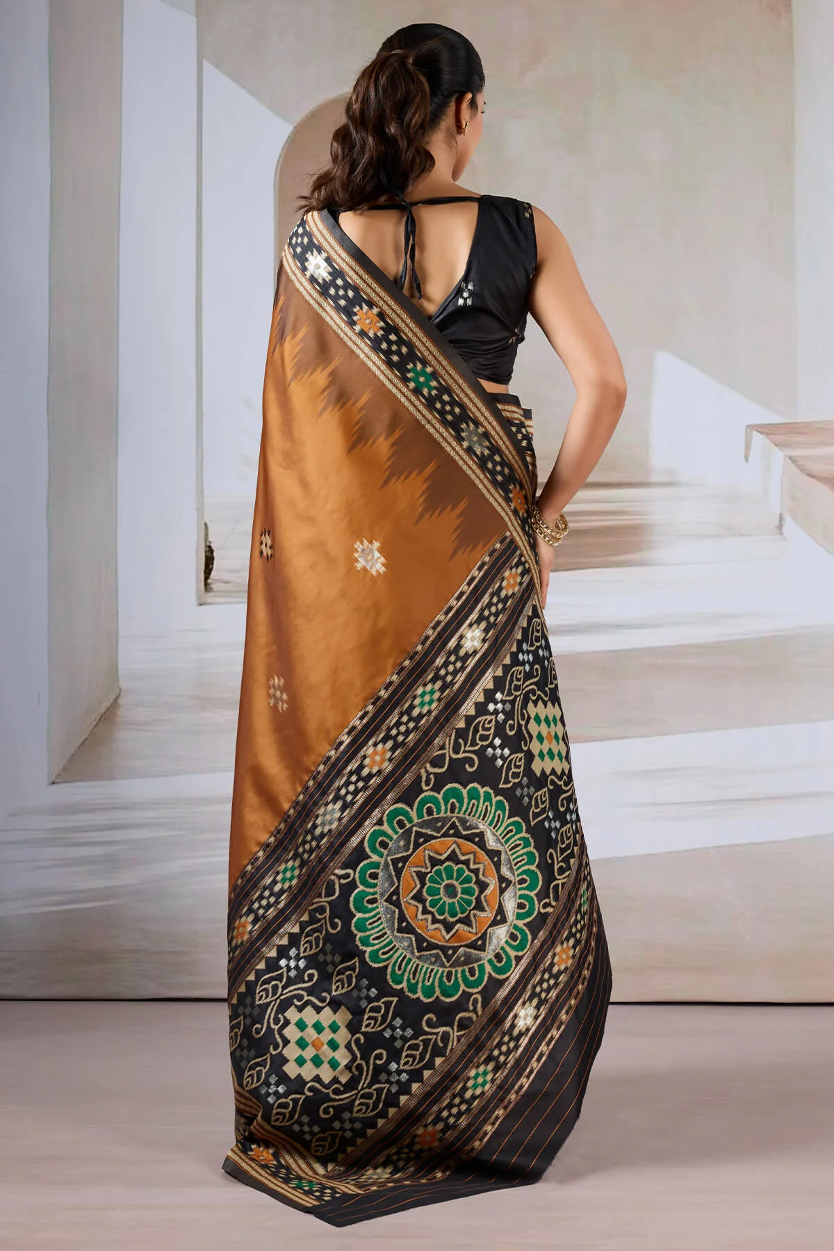 Vivacious Brown Patola Silk Saree with Excellent Blouse Piece - Image 6