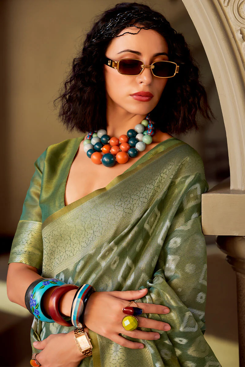 Vivacious Green Soft Banarasi Tissue Silk Saree With Excellent Blouse Piece - Image 5