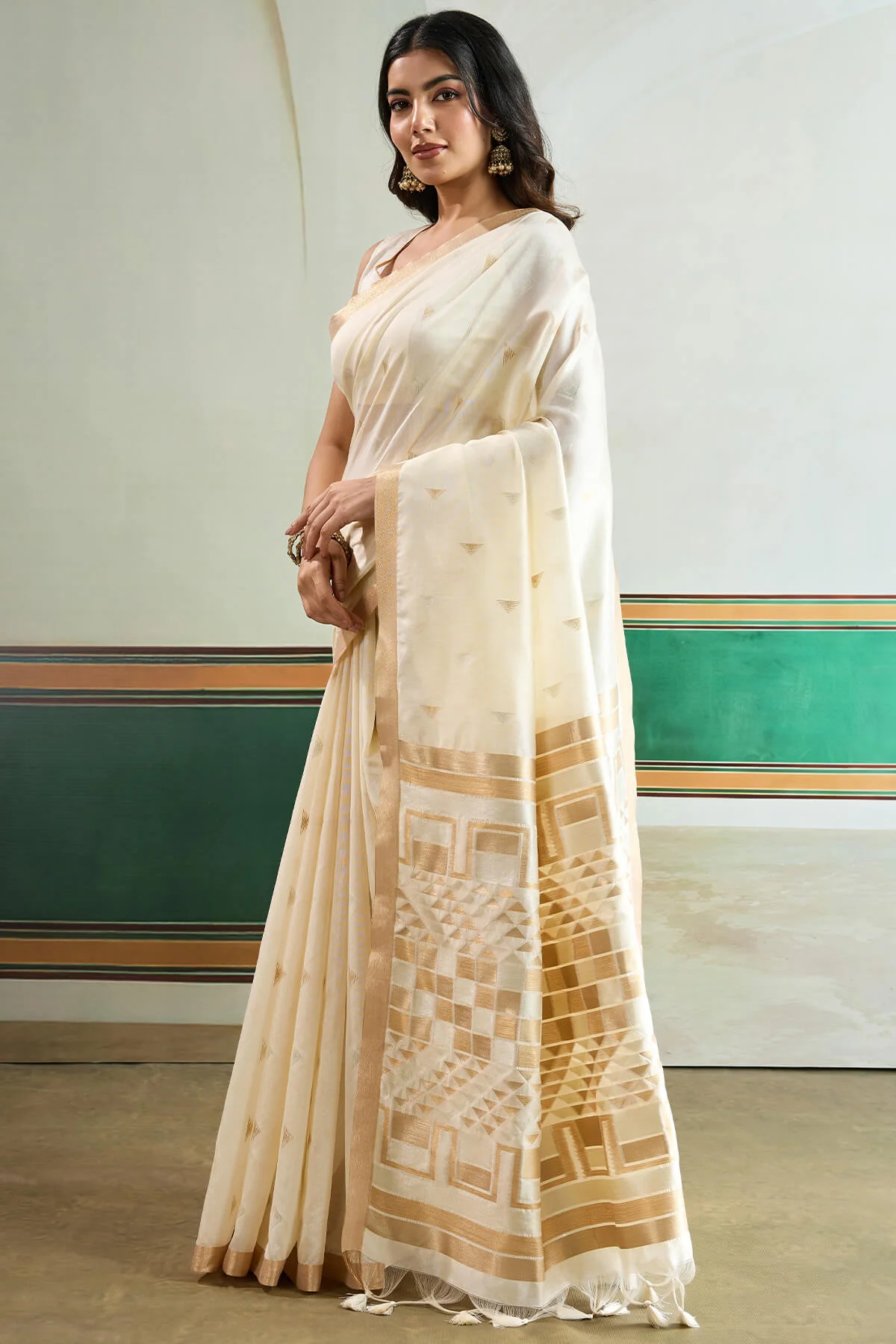 Whimsical Beige Pure Zari Weaving Banarasi Tussar Silk Saree With Aplomb Blouse Piece - Image 3