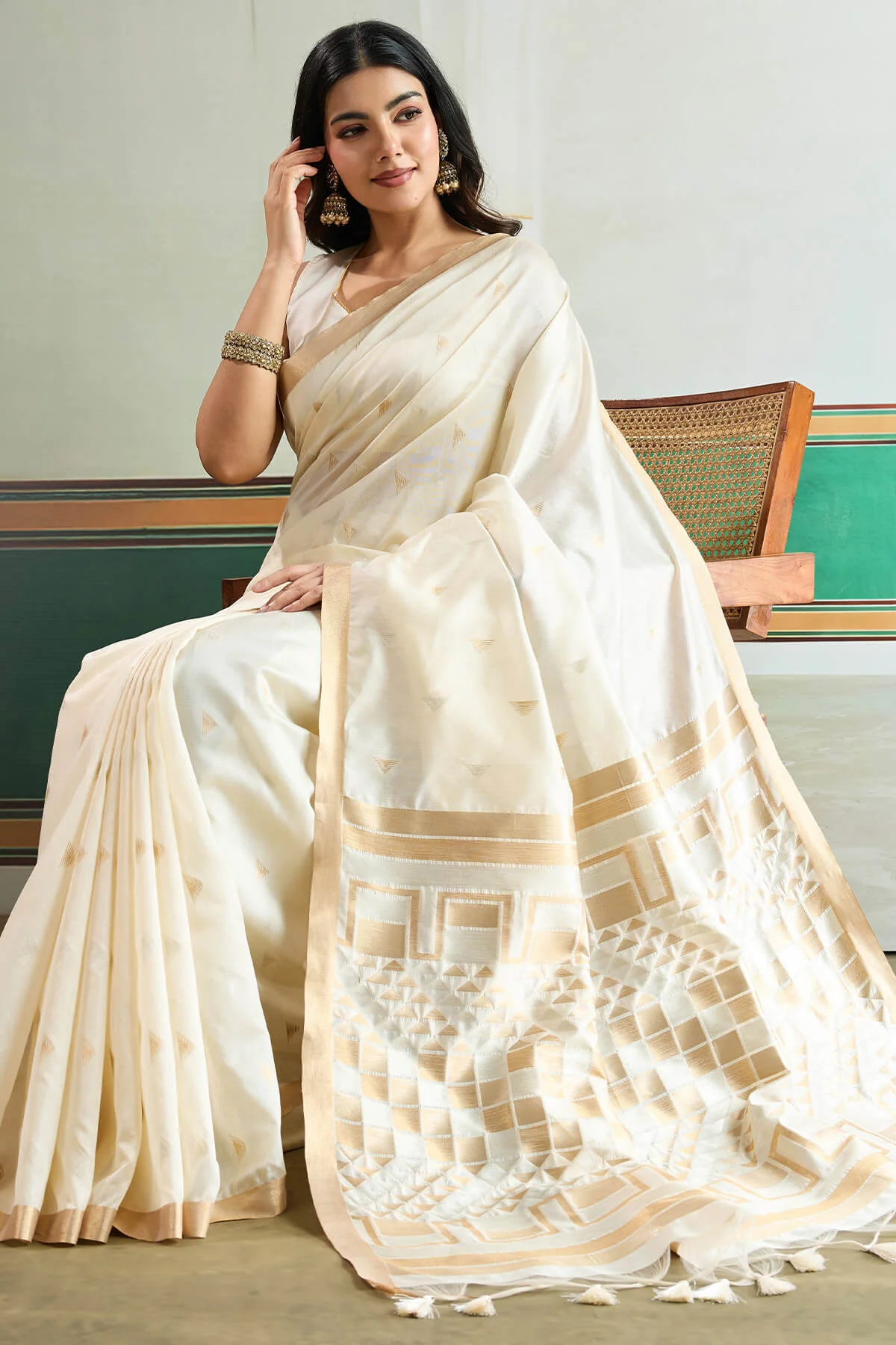 Whimsical Beige Pure Zari Weaving Banarasi Tussar Silk Saree With Aplomb Blouse Piece - Image 5