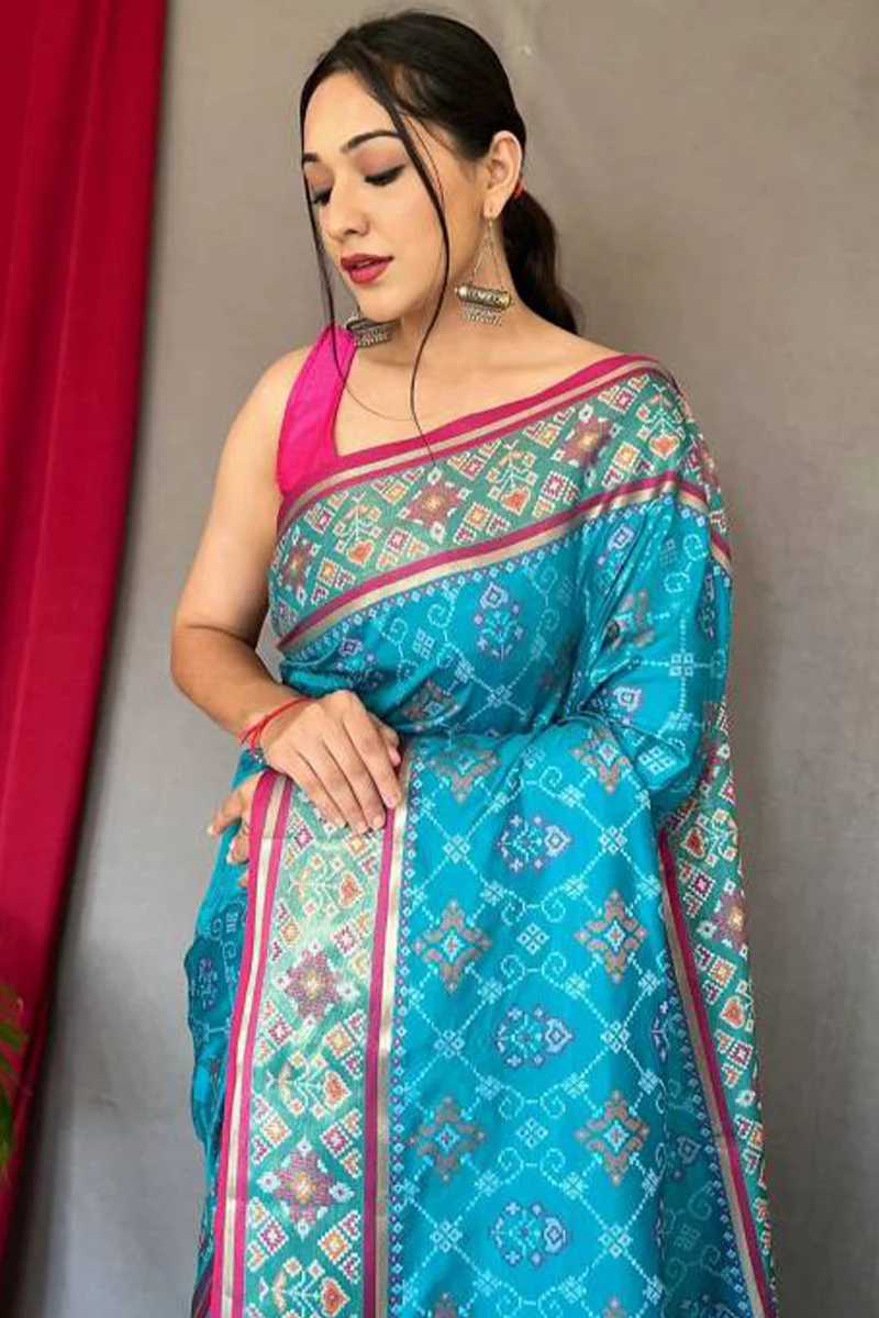 Whimsical Rama Patola Silk Saree with Amazing Blouse Piece - Image 2