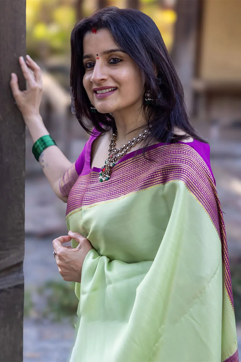 Whimsical Sea Green Soft Silk Saree With Fantabulous Blouse Piece - Image 3