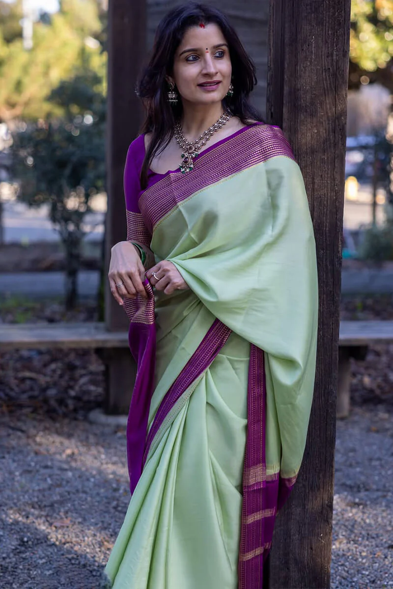 Whimsical Sea Green Soft Silk Saree With Fantabulous Blouse Piece - Image 4