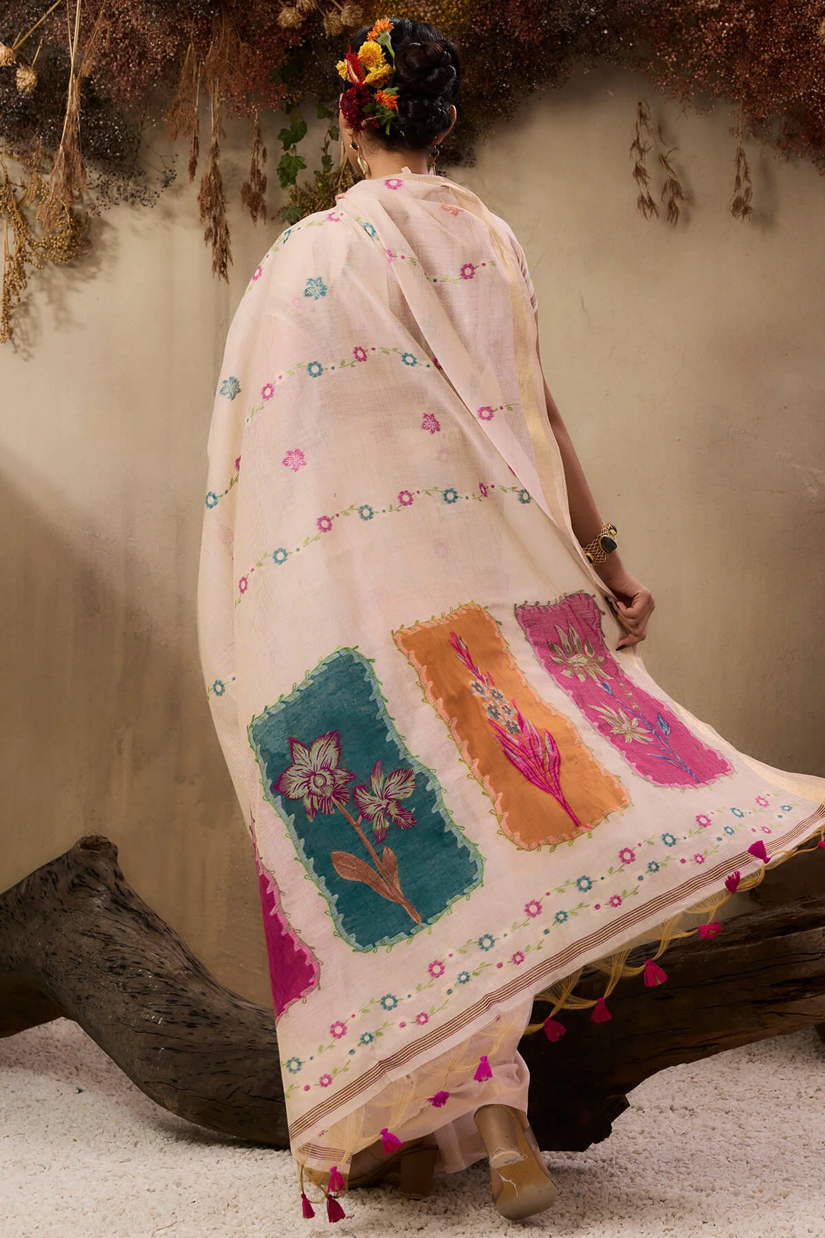 Winsome Beige Pure Munga Cotton Saree With Majesty Blouse Piece - Image 8