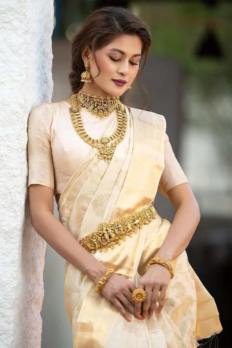 Winsome Beige Soft Banarasi Silk Saree With Tempting Blouse Piece - Image 3