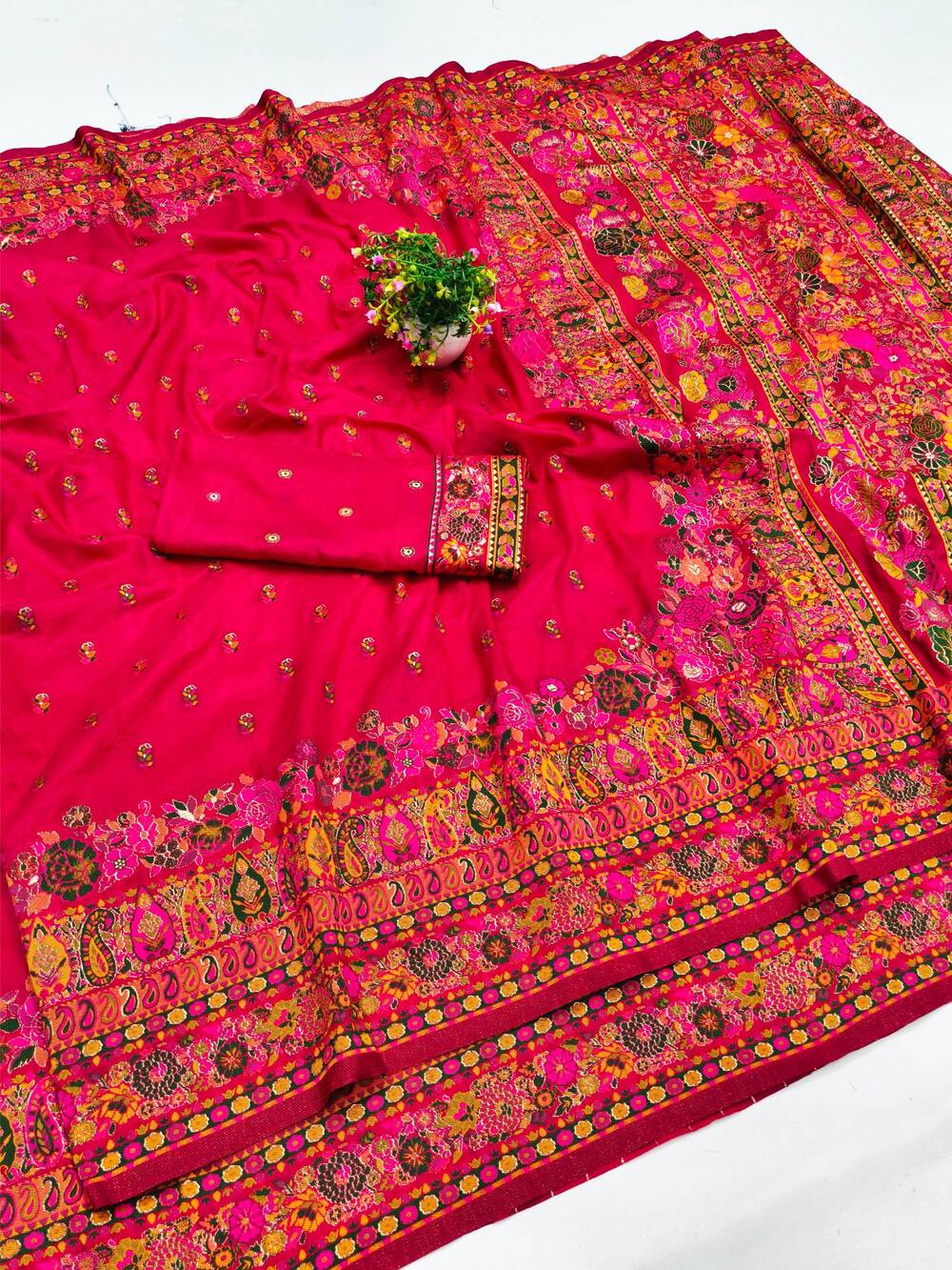Winsome Dark Pink Nylon Dola Pashmina Saree With Evanescent Blouse Piece - Image 2