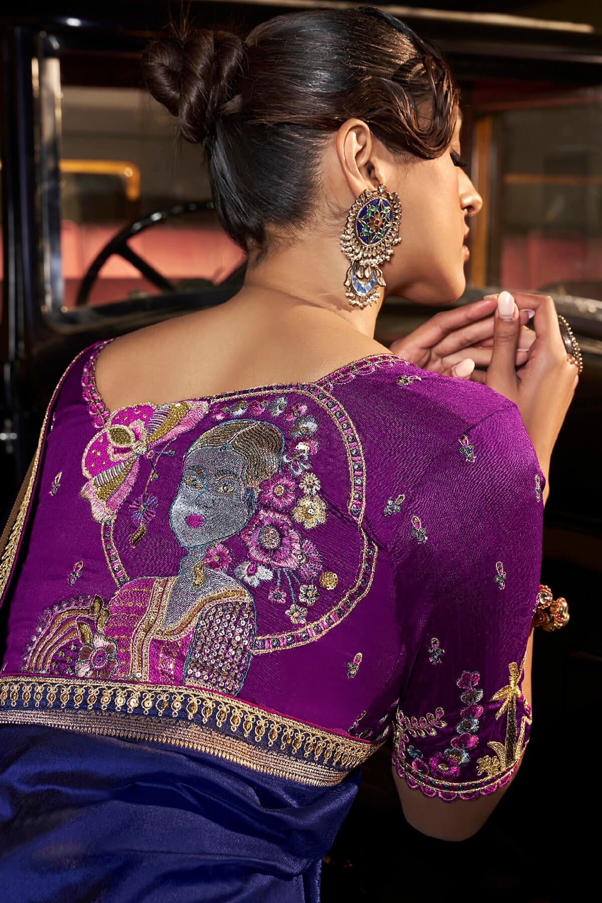 Winsome Navy Blue Banarasi Satin Silk Saree With Dazzling Blouse - Image 4
