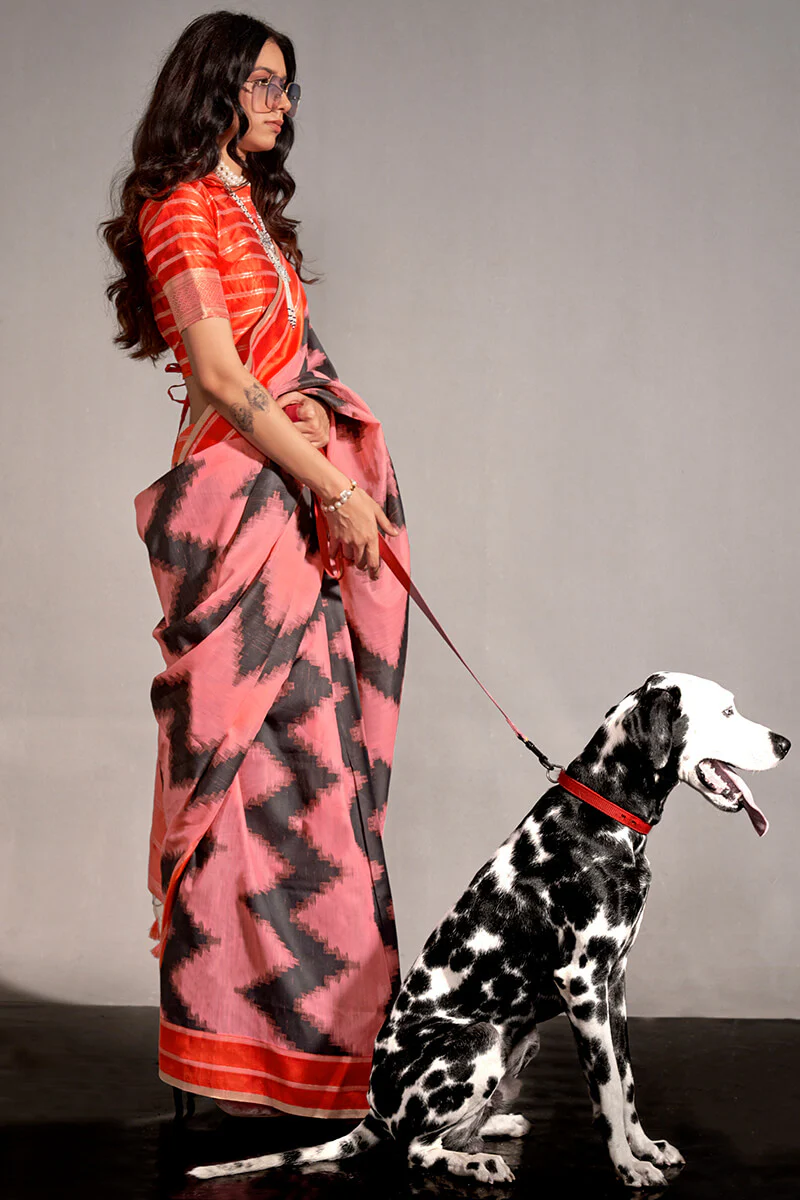 Winsome Pink Digital Printed Soft Silk Saree With Grandiose Blouse Piece - Image 2