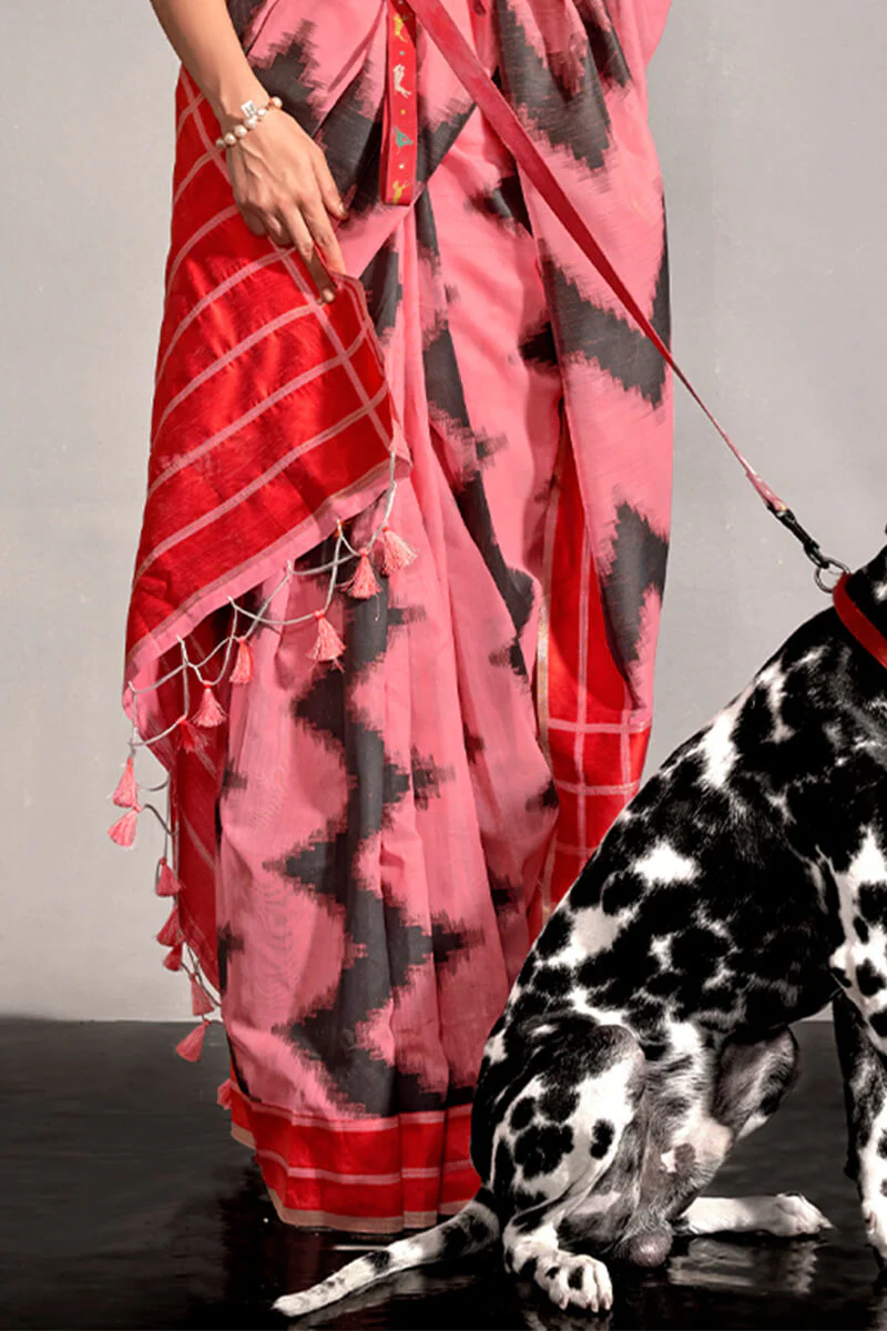Winsome Pink Digital Printed Soft Silk Saree With Grandiose Blouse Piece - Image 3