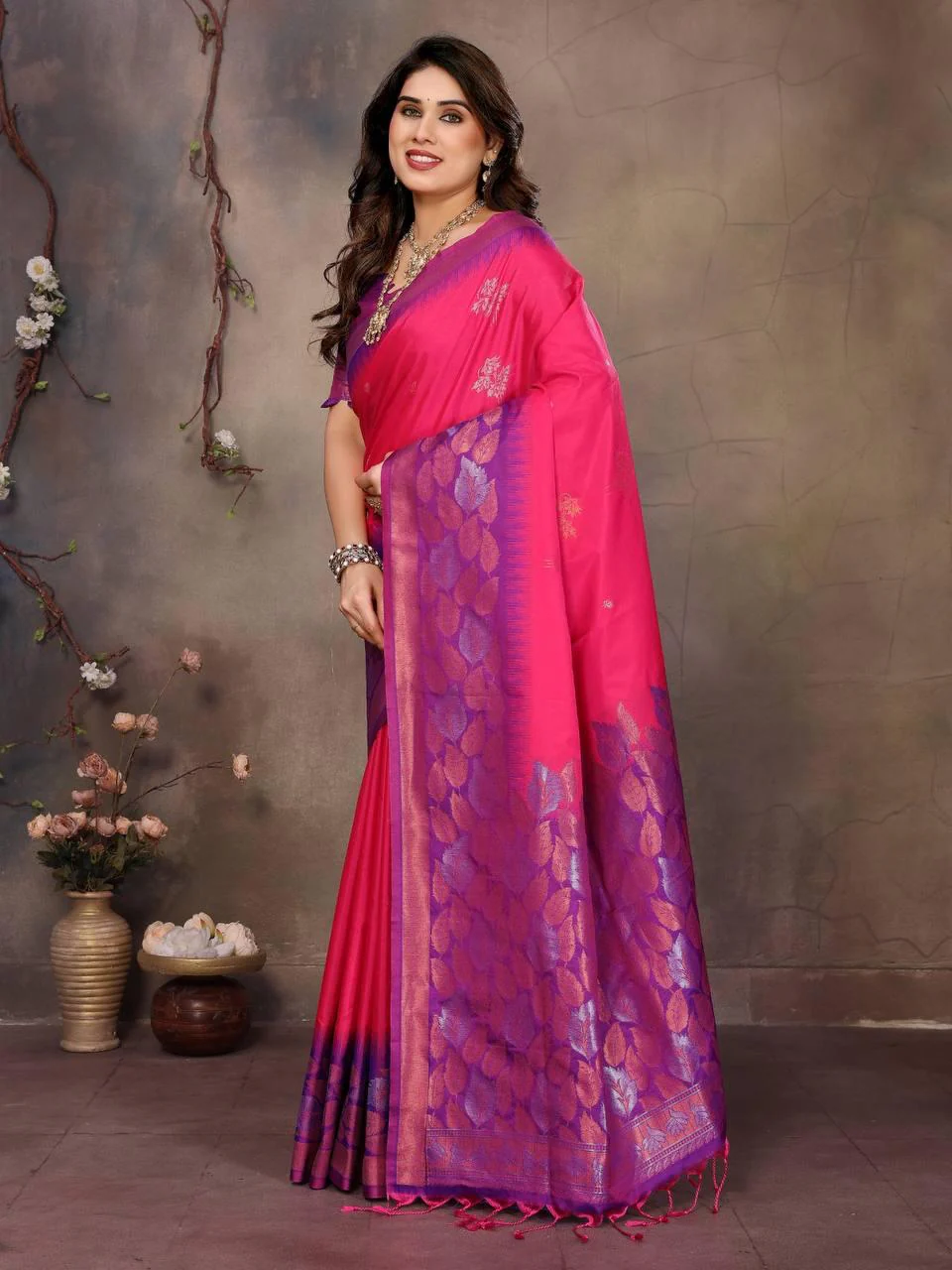 Wonderful Magenta Soft Banarasi Silk Saree With Trendy Blouse Piece - Image 3