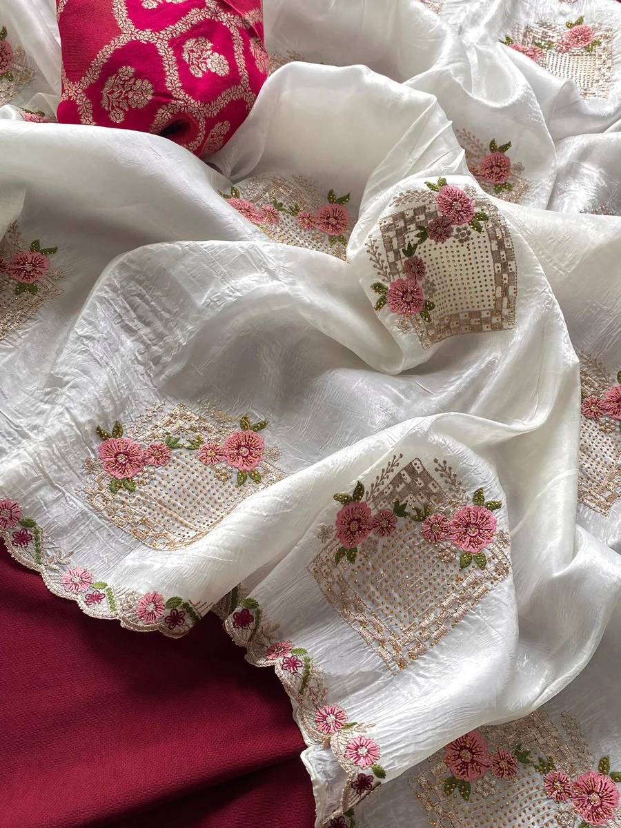 Wonderful Off White Embroidery Work Crush Silk Saree With Inspiring Blouse Piece - Image 3