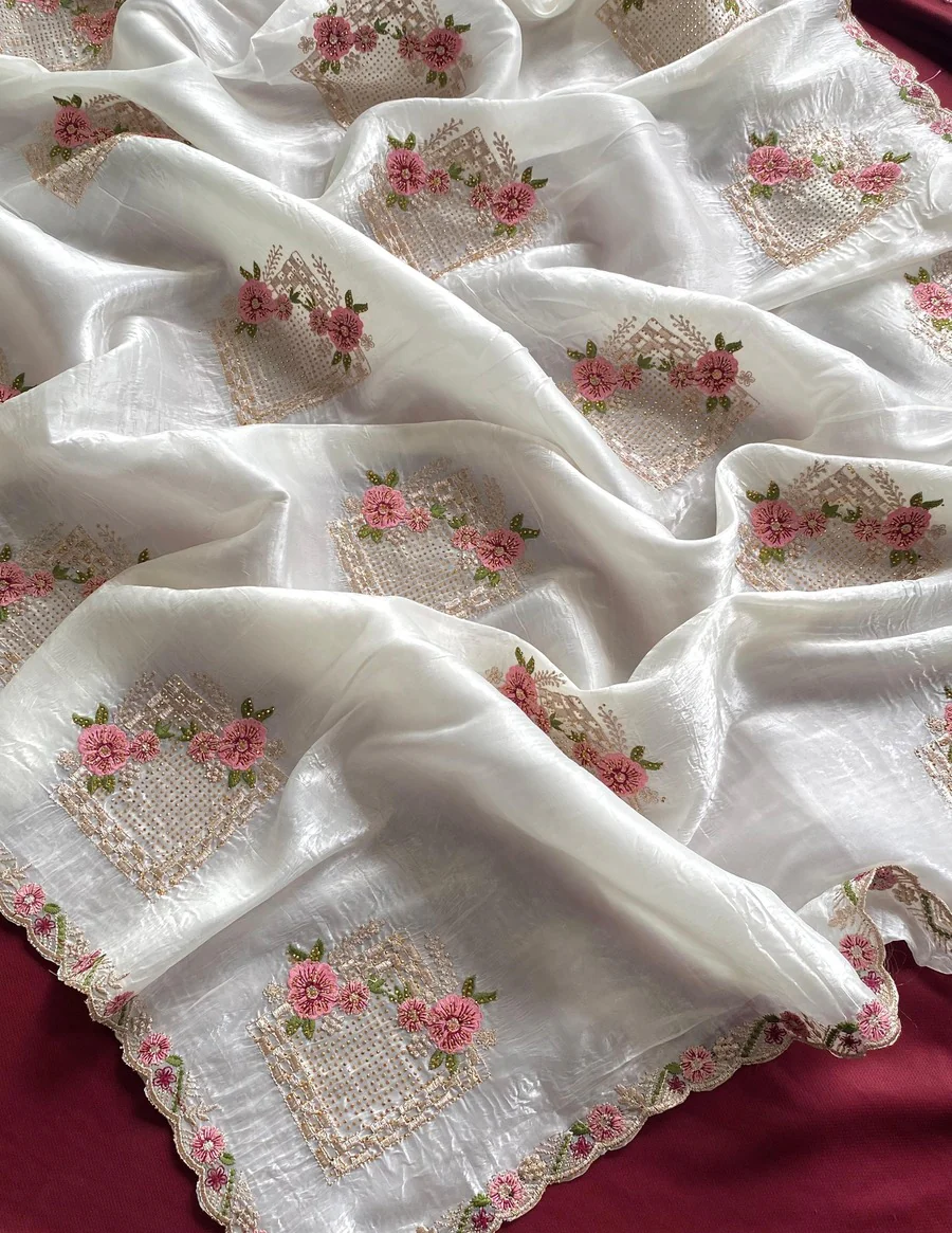 Wonderful Off White Embroidery Work Crush Silk Saree With Inspiring Blouse Piece - Image 4