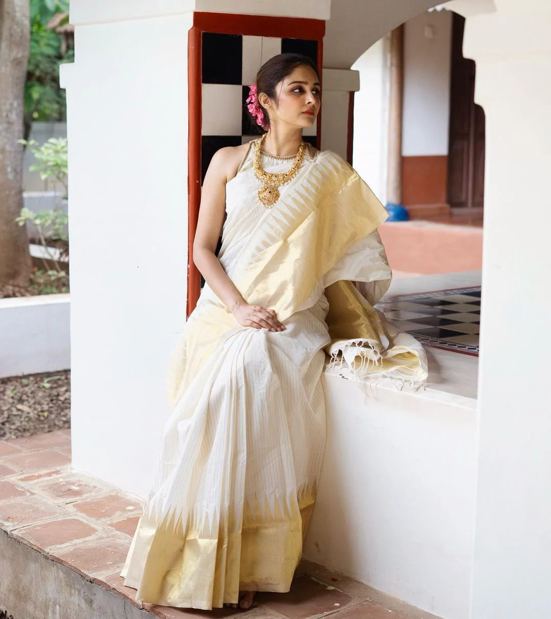 Wonderful Off White Soft Silk Saree With Amazing Blouse Piece - Image 4